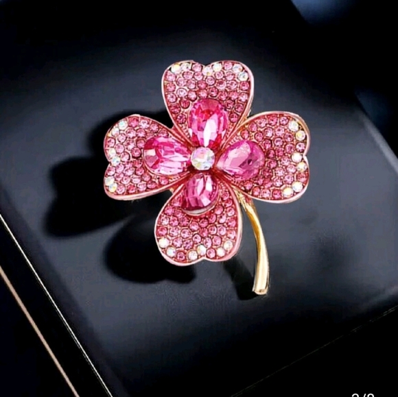 Pink Four Leaf Clover Gold Brooch Pin - Picture 5 of 5